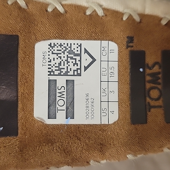 Toms Baby Booties - Picture 4 of 4